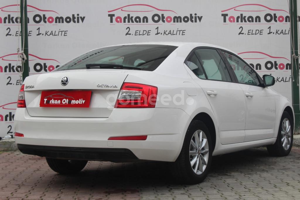 60 BİN KM DE 87 BİN TL PEŞİNLE 2017 OCTAVİA STYLE 110HP OTOMATİK