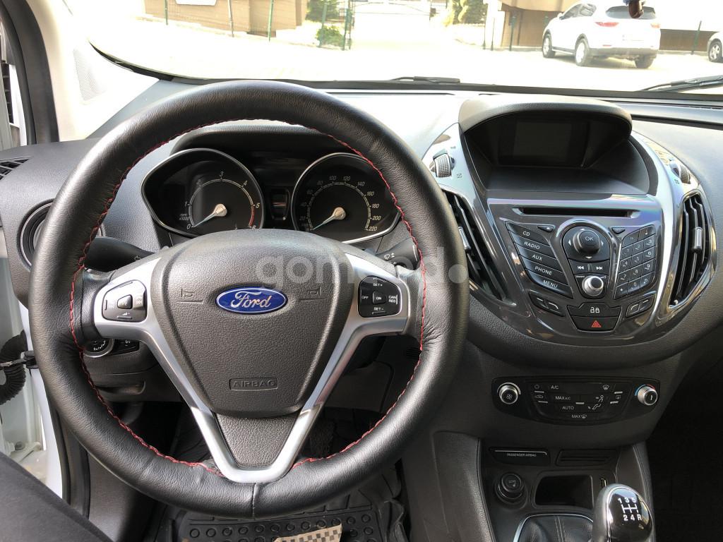 HATASIZ- BOYASIZ- DEĞİŞENSİZ FORD TOURNEO COURİER