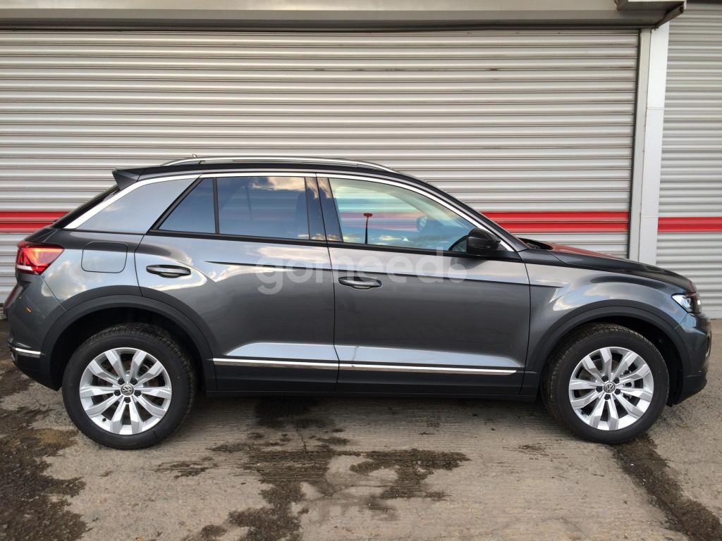 "0" KM T-ROC EN FULL MODEL