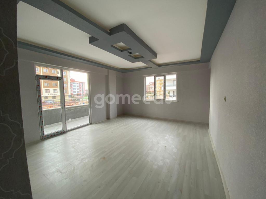 AHMET YESEVİ CADDESİ ÜZERİ 3+1 170 M2 ARAKAT HOBİ BAHCELİ KAPALI OTOPARKLI SATILIK DAİRE