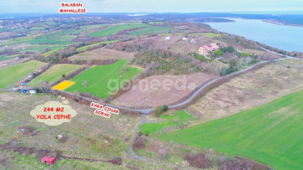 ARNAVUTKÖY BALABAN'DA YOLA CEPHE 244 M2 HAVAALANINA 10 DK