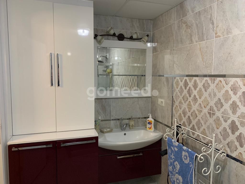 Veysel karani caddesinde cephe 4+1 Daire