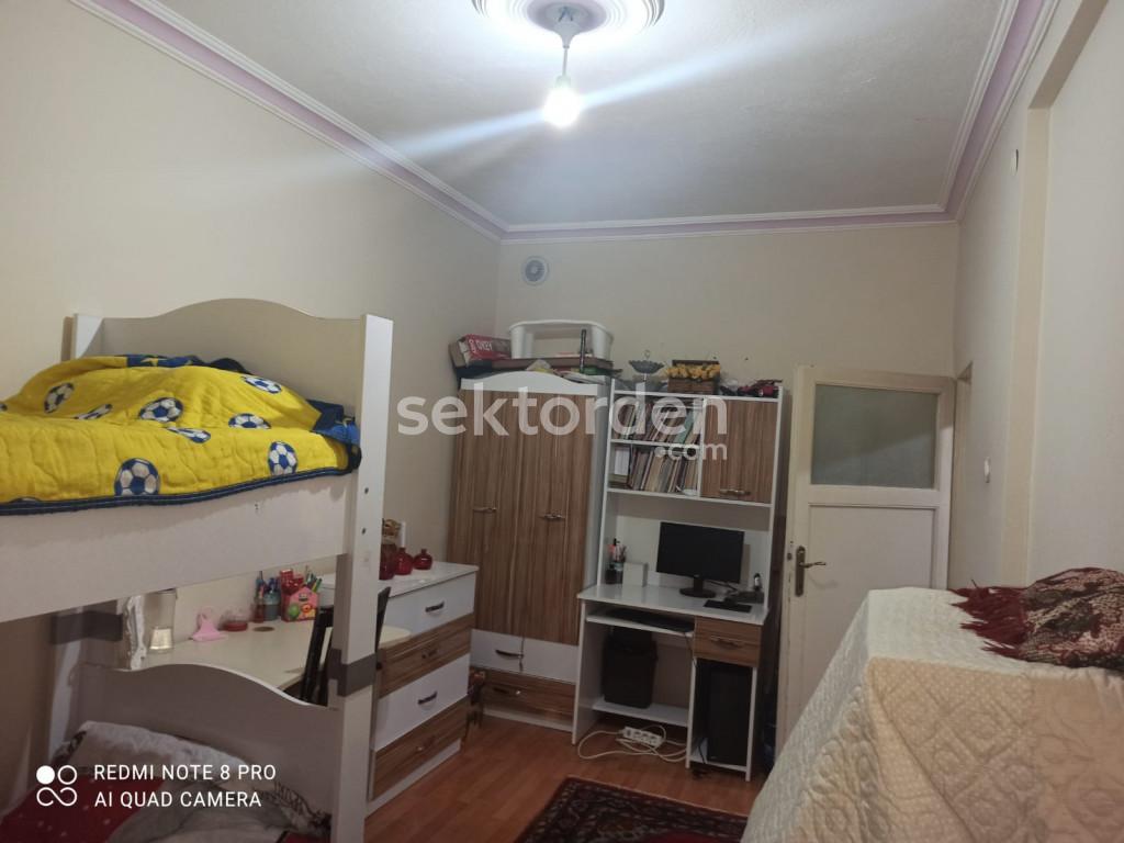 VİP EMLAK AJANSINDAN SELÇUKLU CUMHURİYET MAH. 3+1 SATILIK DAİRE