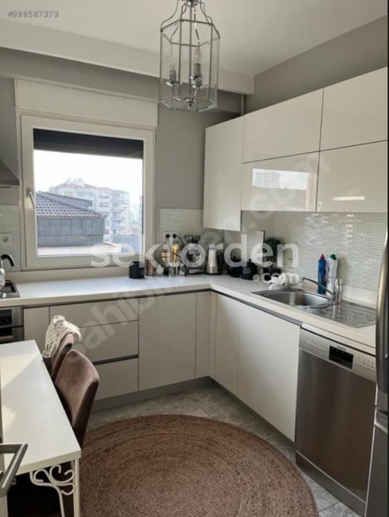 EMLAK WORKS'DEN KADIKÖY CADDEBOSTAN'DA SATILIK 3+1 DAİRE