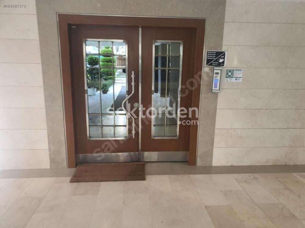 EMLAK WORKS'DEN KADIKÖY CADDEBOSTAN'DA SATILIK 3+1 DAİRE