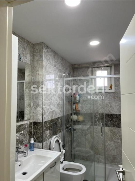 EMLAK WORKS'DEN KADIKÖY CADDEBOSTAN'DA SATILIK 3+1 DAİRE