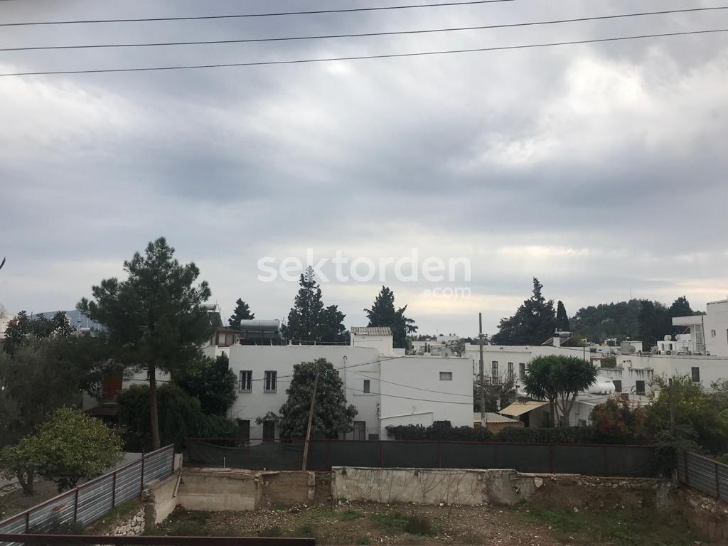 MUĞLA BODRUM ESKİÇEŞMEDE SATILIK 656 M2 İMARLI PROJELİ ARSA