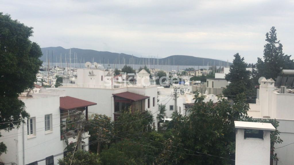 MUĞLA BODRUM ESKİÇEŞMEDE SATILIK 656 M2 İMARLI PROJELİ ARSA