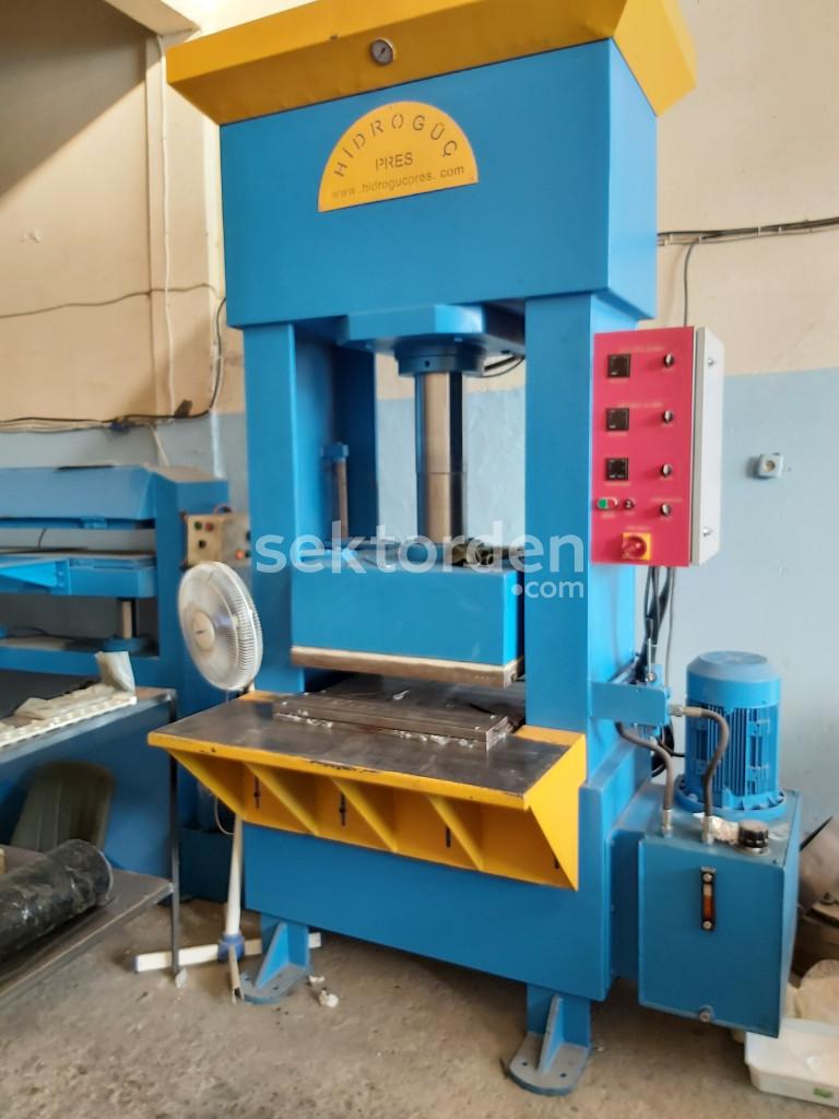 220 Ton Kauçuk Presi 2021 Model Otomasyonlu Tabla 700mm x 700mm Strok 400mm