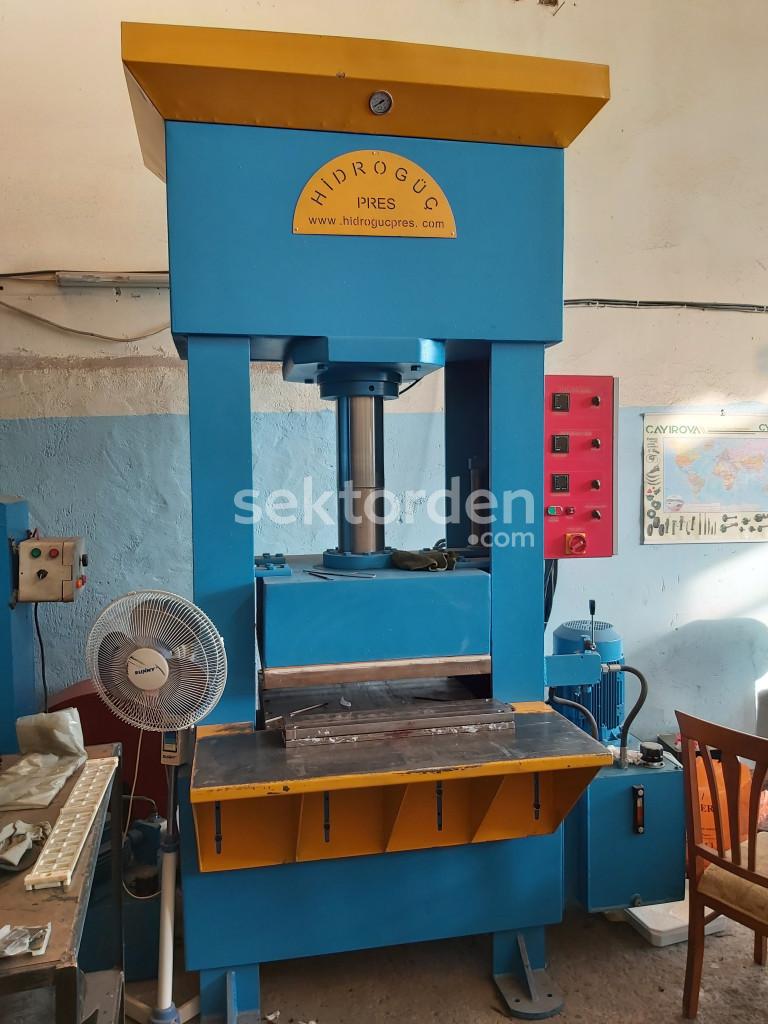 220 Ton Kauçuk Presi 2021 Model Otomasyonlu Tabla 700mm x 700mm Strok 400mm
