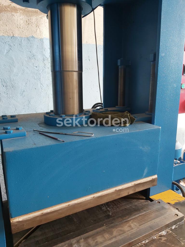 220 Ton Kauçuk Presi 2021 Model Otomasyonlu Tabla 700mm x 700mm Strok 400mm