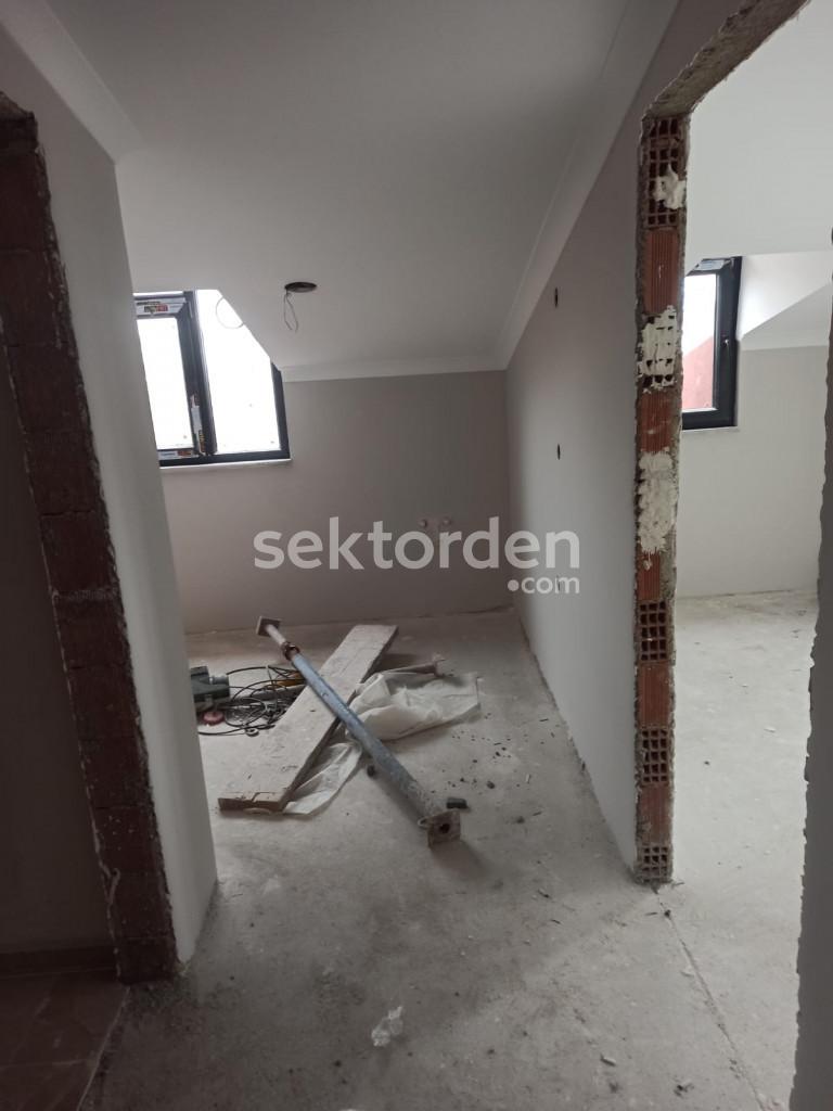 EMLAK WORKS'DEN SULTANBEYLİ NECİP FAZIL'DA SATILIK DUBLEKS DAİRE