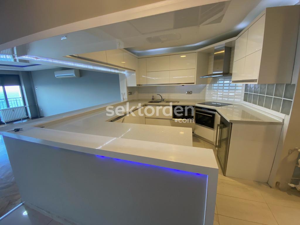 Alsancak 1.Kordon da Deniz Manzaralı Ultra Lüx Kiralık Daire