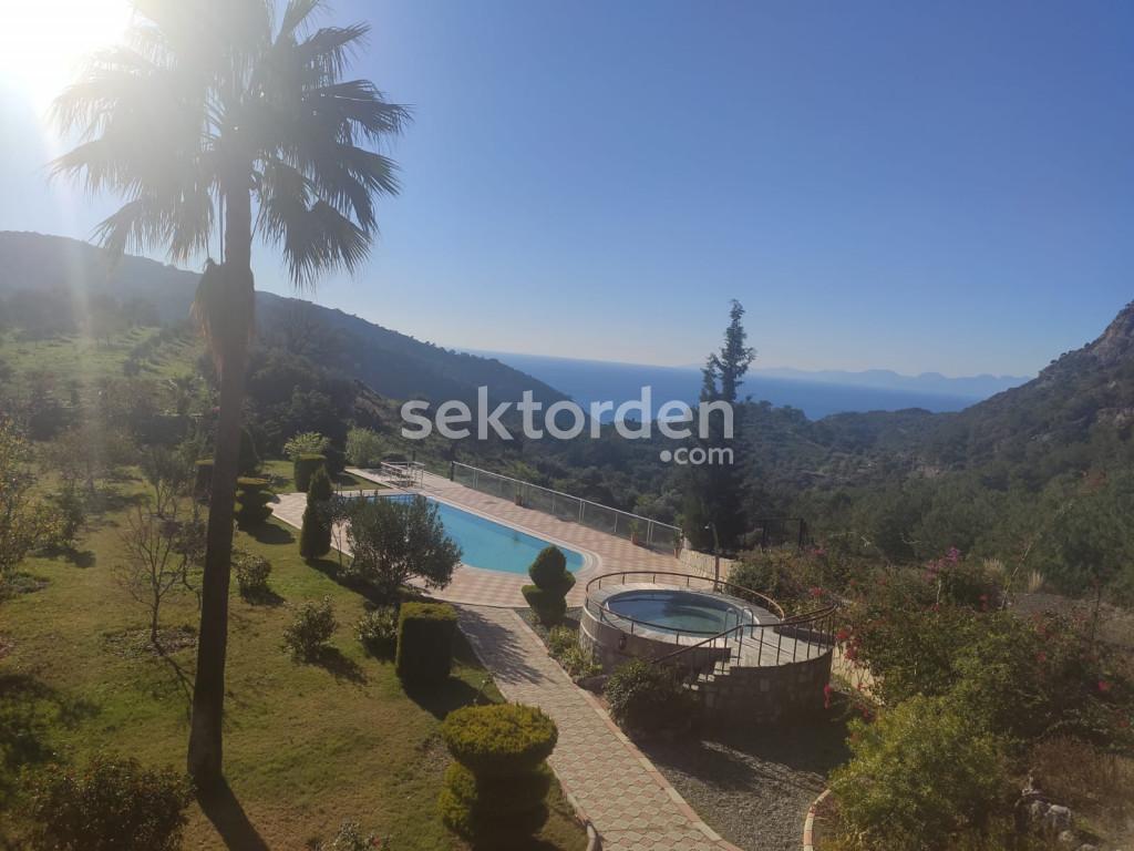MUĞLA DALYAN ORTACADA SATILIK 3500 M2 ARSA İÇİNDE 380 M2 4+2 MALİKANE