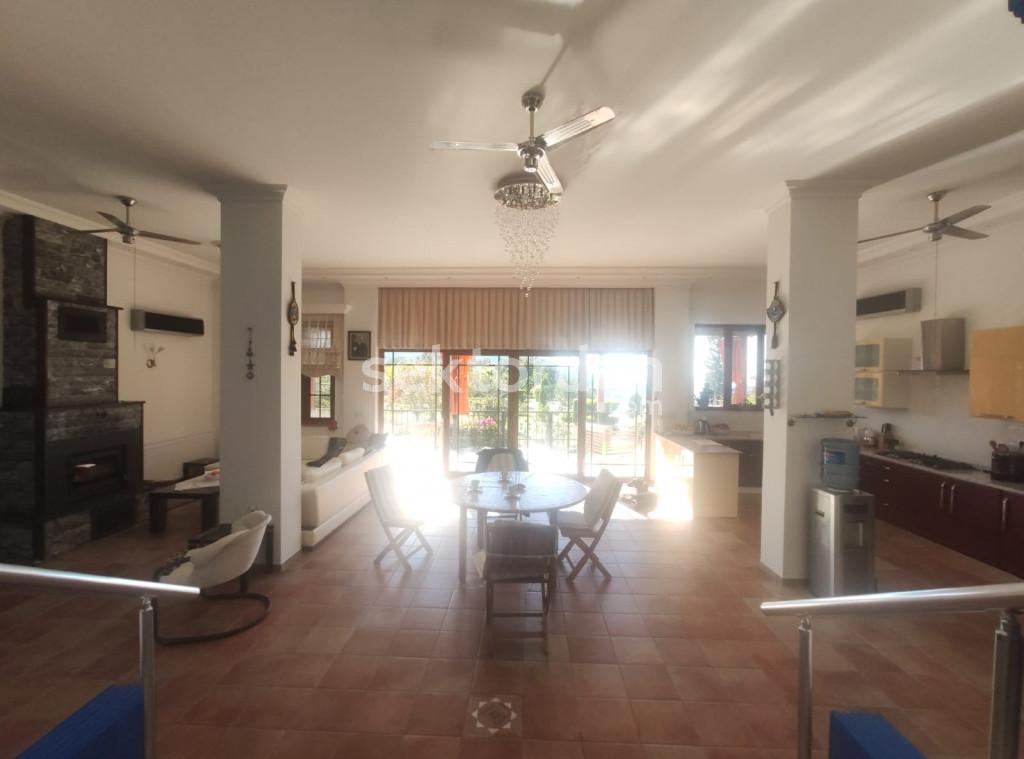 MUĞLA DALYAN ORTACADA SATILIK 3500 M2 ARSA İÇİNDE 380 M2 4+2 MALİKANE