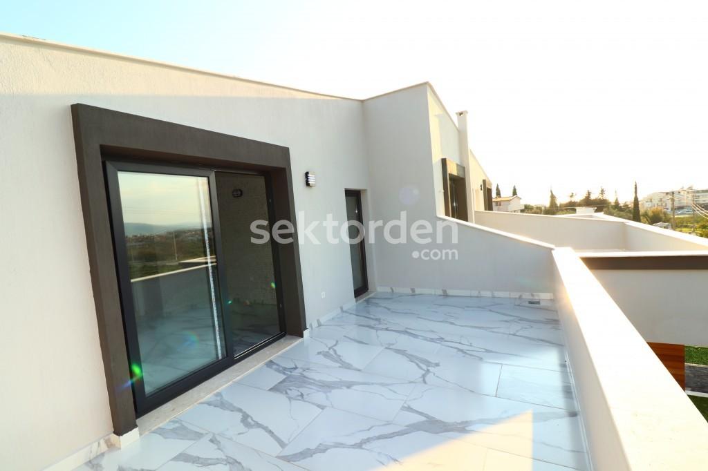 İzmir Menderes Özdere’de Ultra Lüks Özel Yapımlı 3+1 Villa