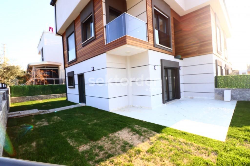 İzmir Menderes Özdere’de Ultra Lüks Özel Yapımlı 3+1 Villa