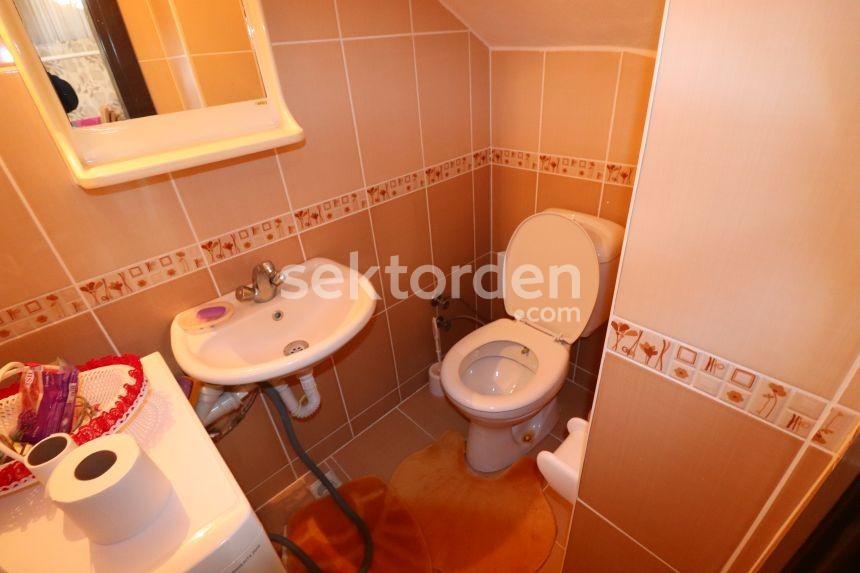 Ürkmez'de Denize 50M. Mesafede Yaz Kış Kullanıma Uygun 4+1 Villa