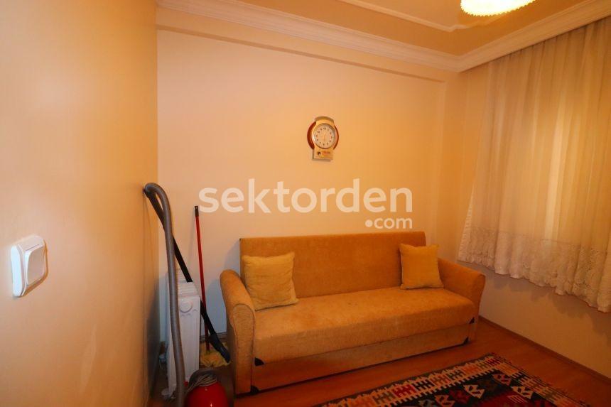 Ürkmez'de Denize 50M. Mesafede Yaz Kış Kullanıma Uygun 4+1 Villa