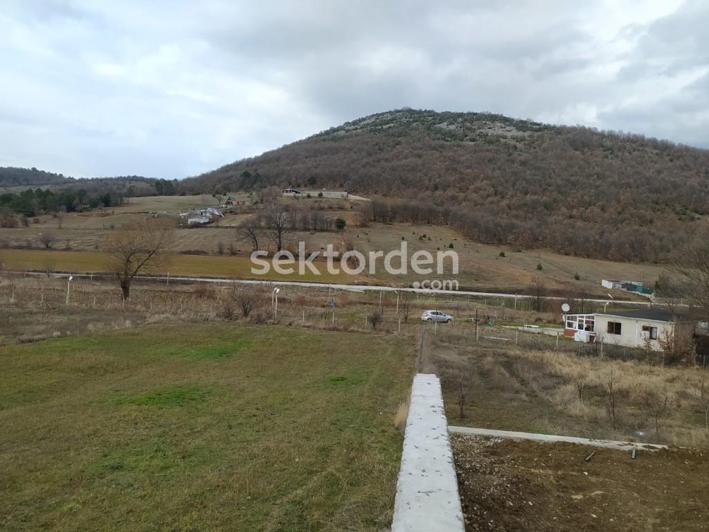 BURSA KILIÇ'TAN GÜRSU ERİCEK KÖYÜNDE SATILIK 10481m2 TARLA