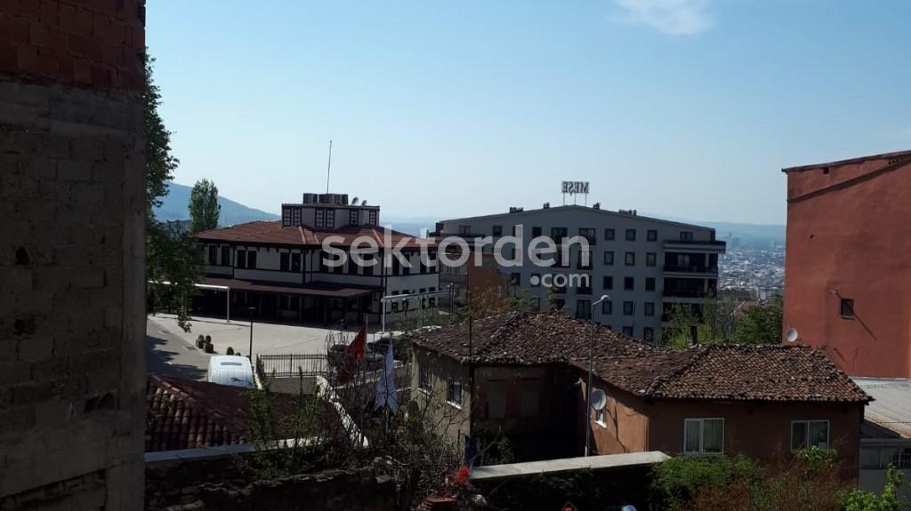 BURSA KILIÇ'TAN FİDYEKIZIK TA 1.KATTA 135m2 SATILIK 2+1 DAİRE