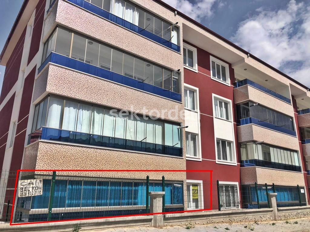 KOSOVA MAHALLESİ İTFAİYE ARKASI 3+1 ZEMİN KAT DAİRE