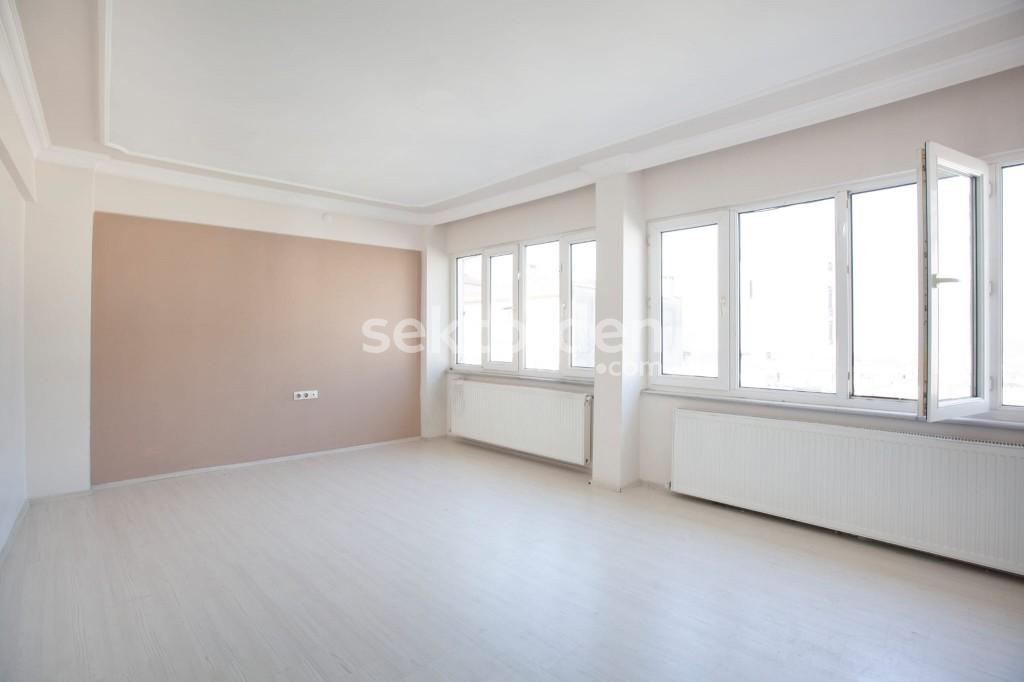 BURSA KILIÇ’TAN İNCİRLİ’DE CADDE ÜZERİ SATILIK LÜX 2+1 DAİRE