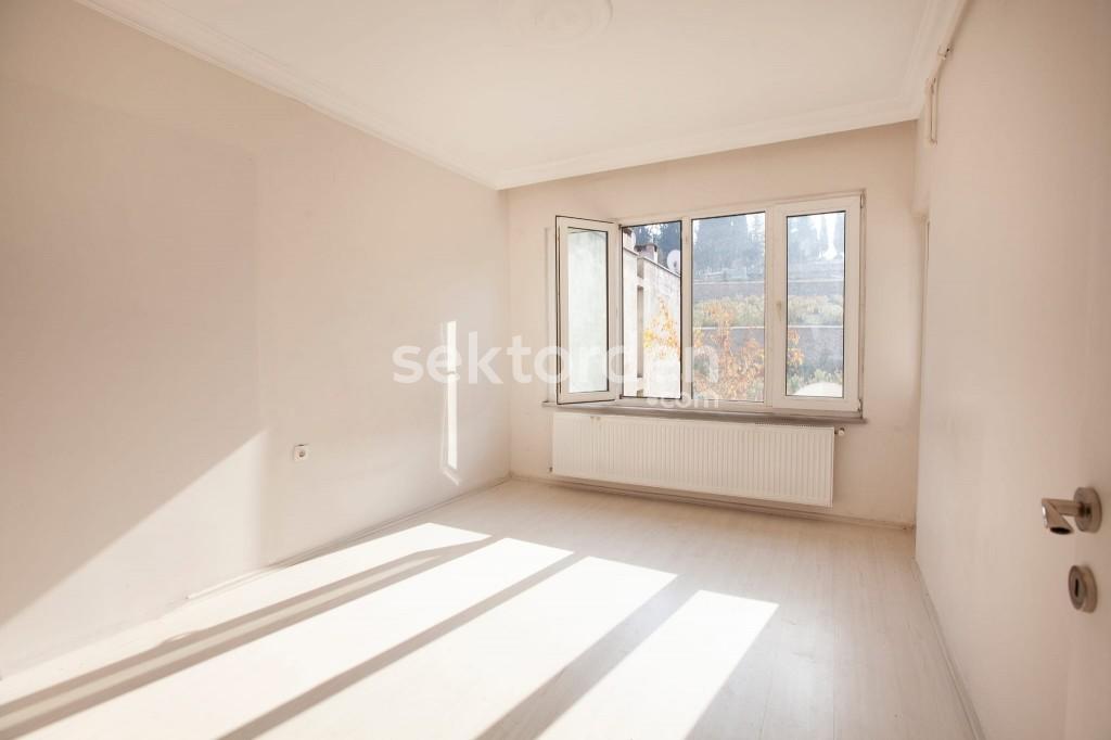 BURSA KILIÇ’TAN İNCİRLİ’DE CADDE ÜZERİ SATILIK LÜX 2+1 DAİRE