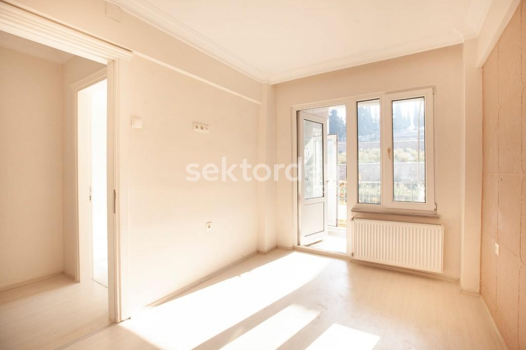 BURSA KILIÇ’TAN İNCİRLİ’DE CADDE ÜZERİ SATILIK LÜX 2+1 DAİRE