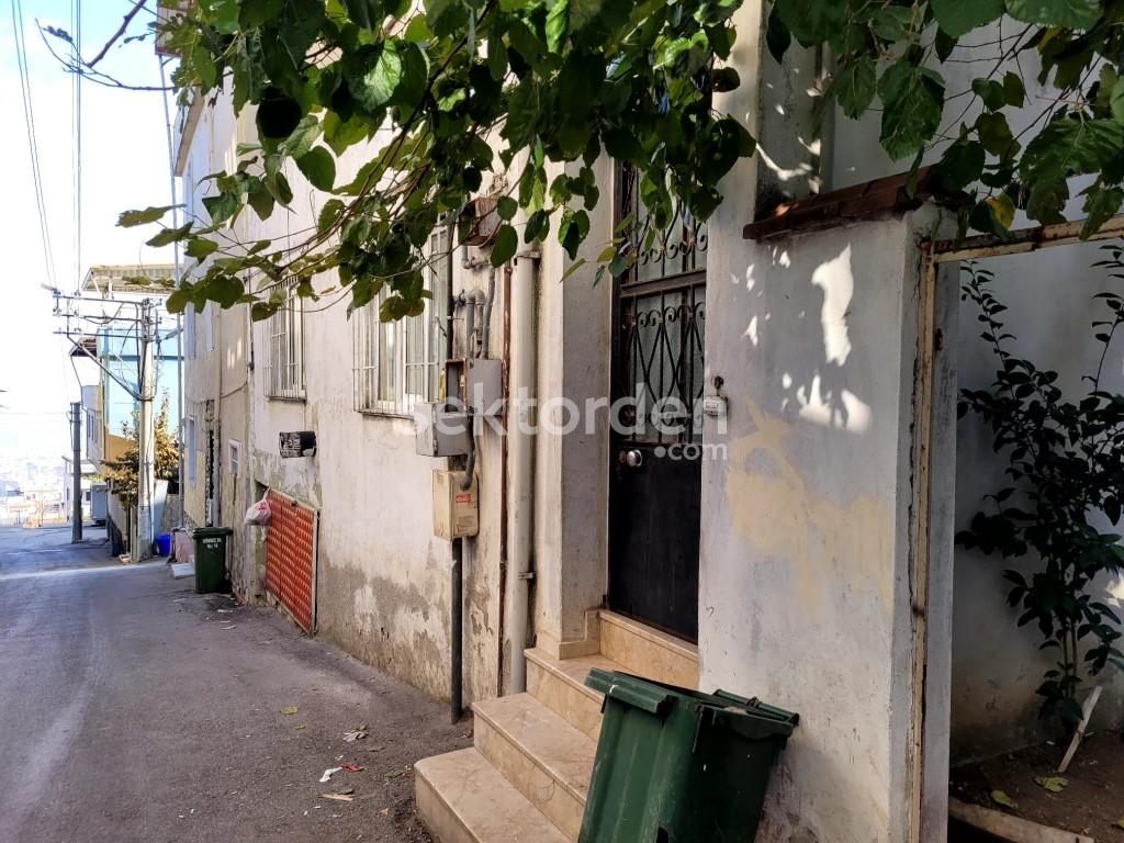 BURSA KILIÇ’TAN DEĞİRMENLİKIZIK TA 3 KATLI MÜSTAKİL EV