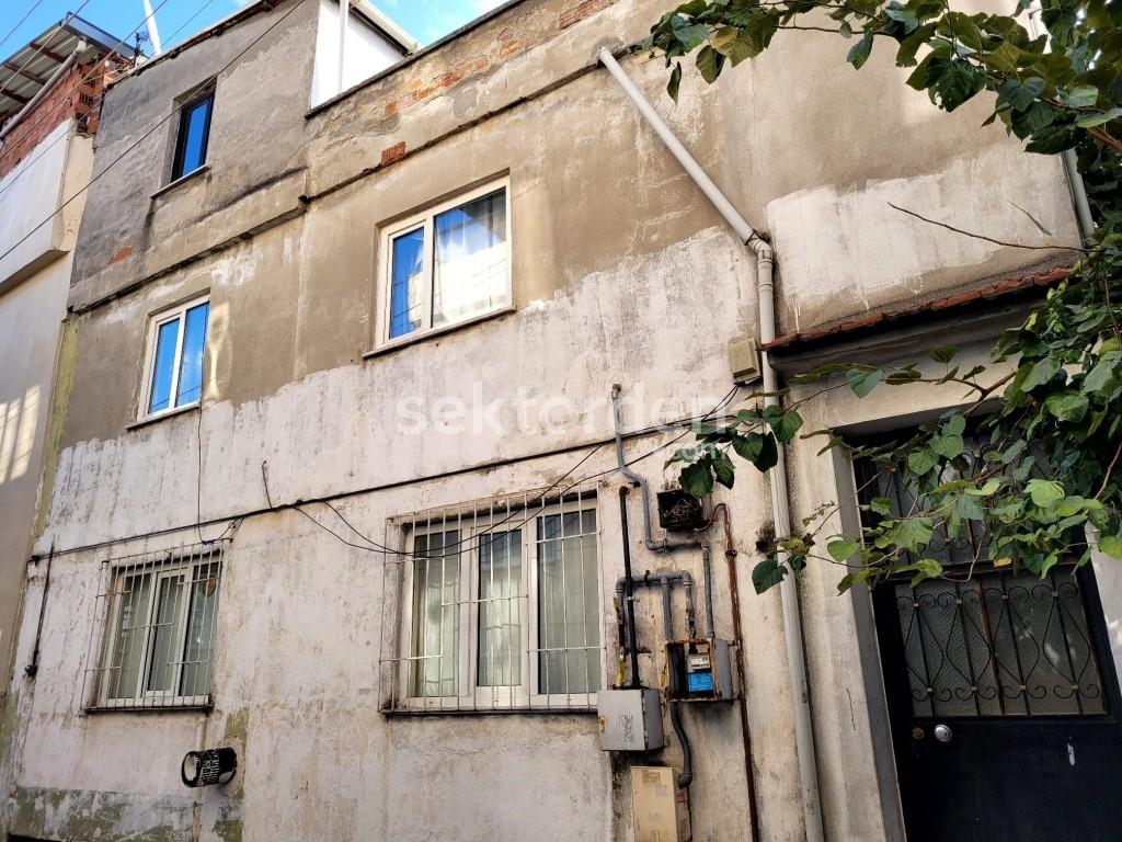 BURSA KILIÇ’TAN DEĞİRMENLİKIZIK TA 3 KATLI MÜSTAKİL EV