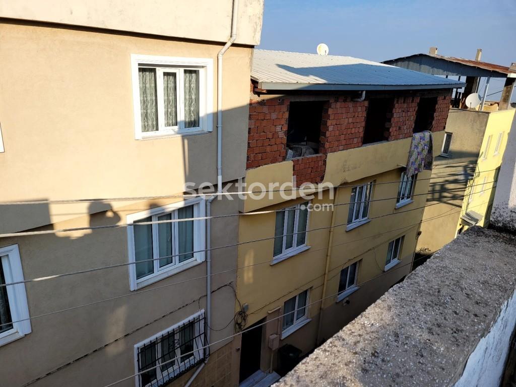 BURSA KILIÇ’TAN DEĞİRMENLİKIZIK TA 3 KATLI MÜSTAKİL EV